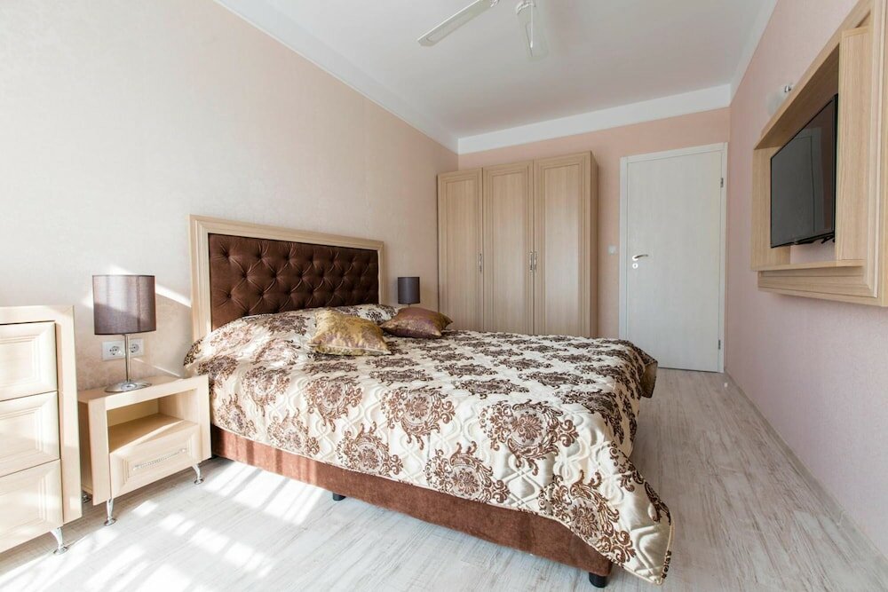 Фото Harmony Suites Saint Vlas