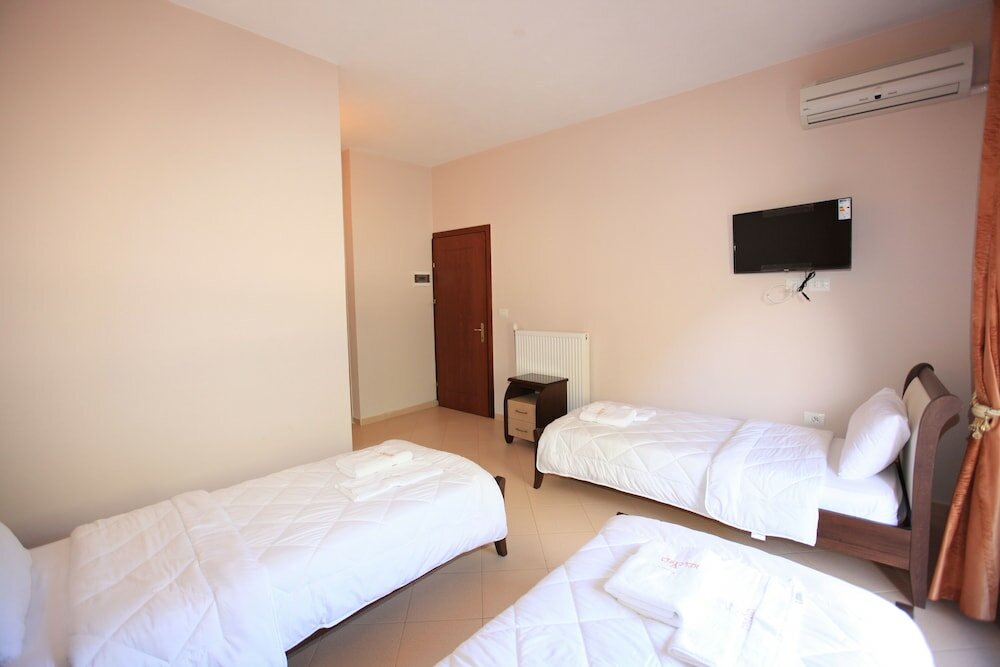 Фото Hotel Gryka e Kelcyres