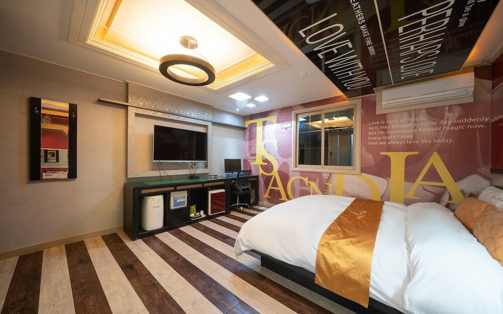 Фото Pohang Ocheon Party Rock Motel