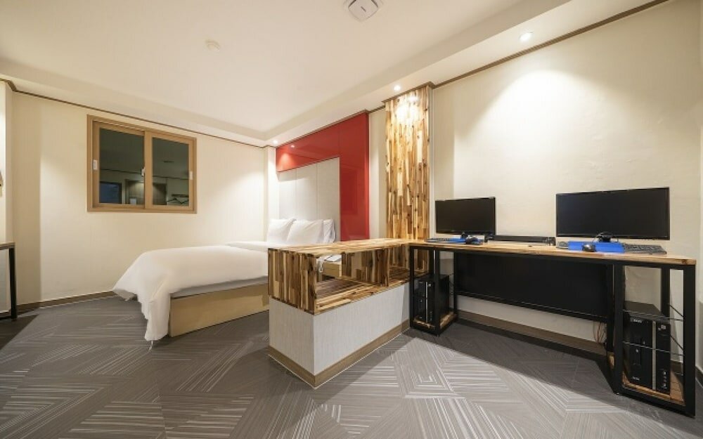 Фото Shinchon S Hotel