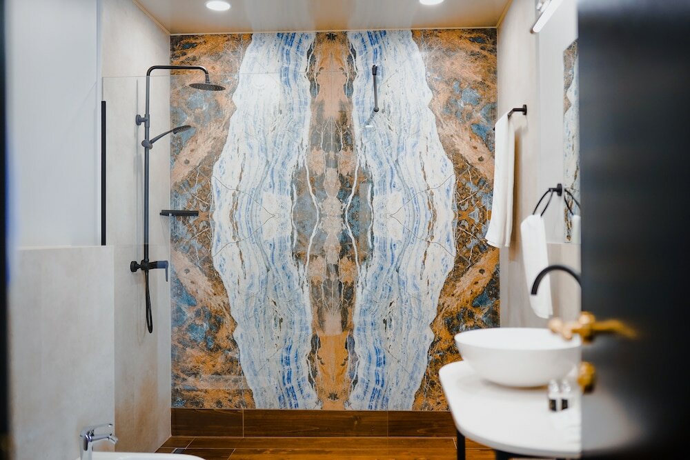 Фото Suatis Resort Hotel