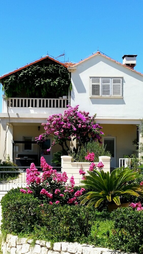 Фото Holiday home Slade - In Ston