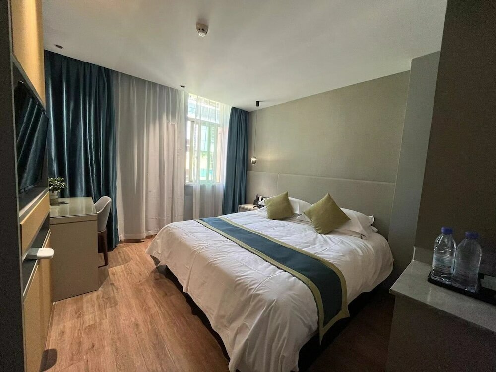 Фото Yiwu Manting City Hotel