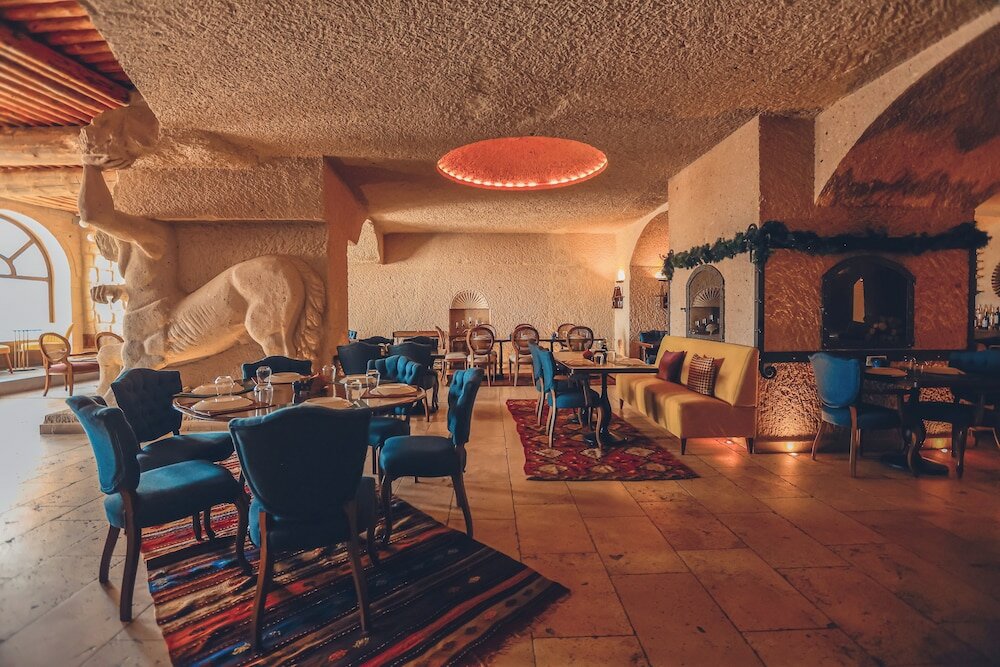 Фото Nino Cave Suites