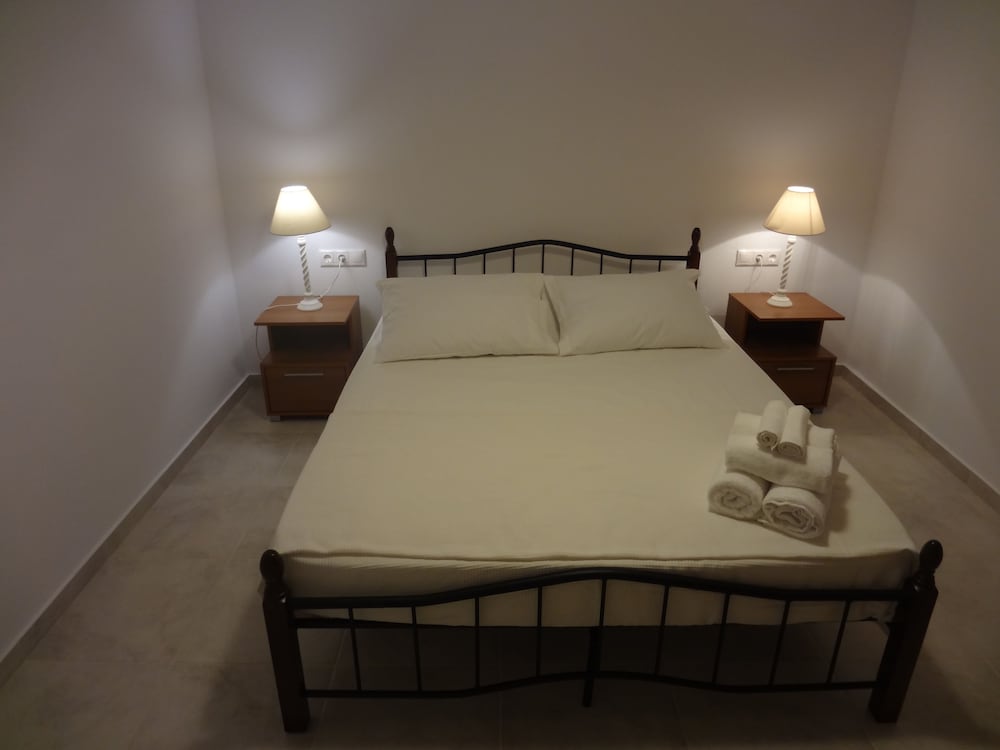 Фото George House