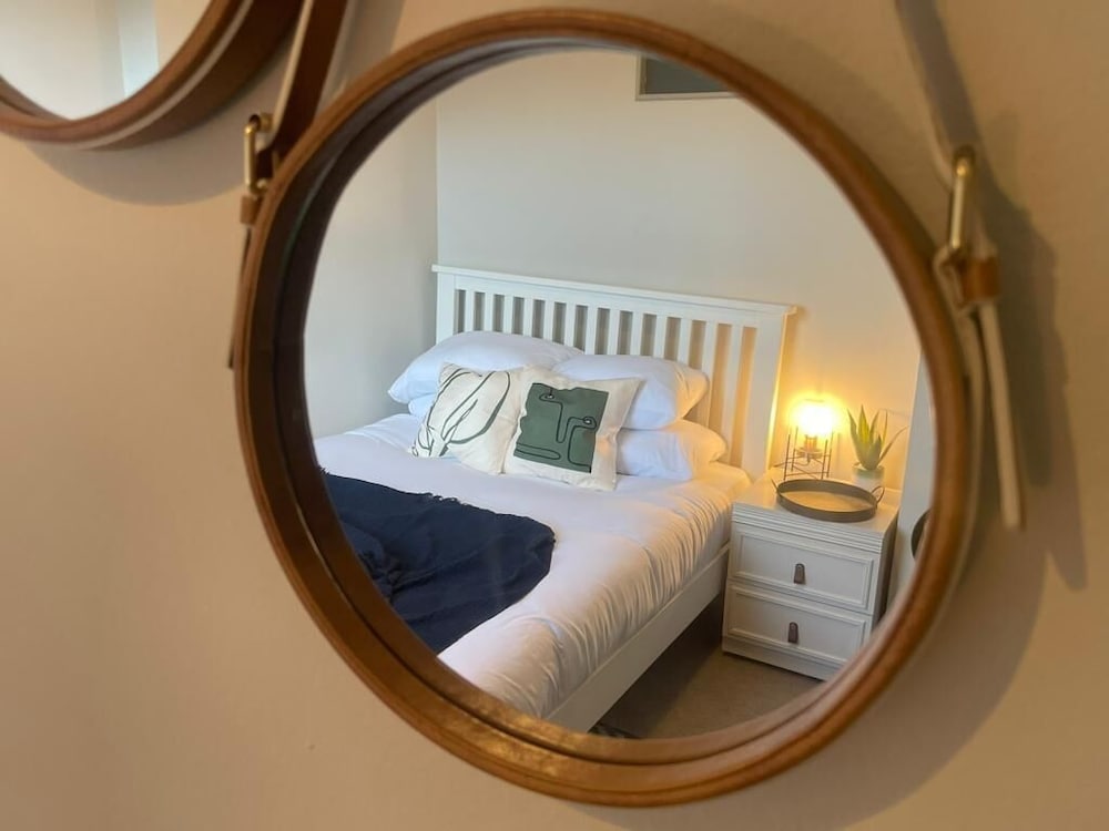 Фото Modern Two Bedroom Apartment in Fulham by Sojo Stay