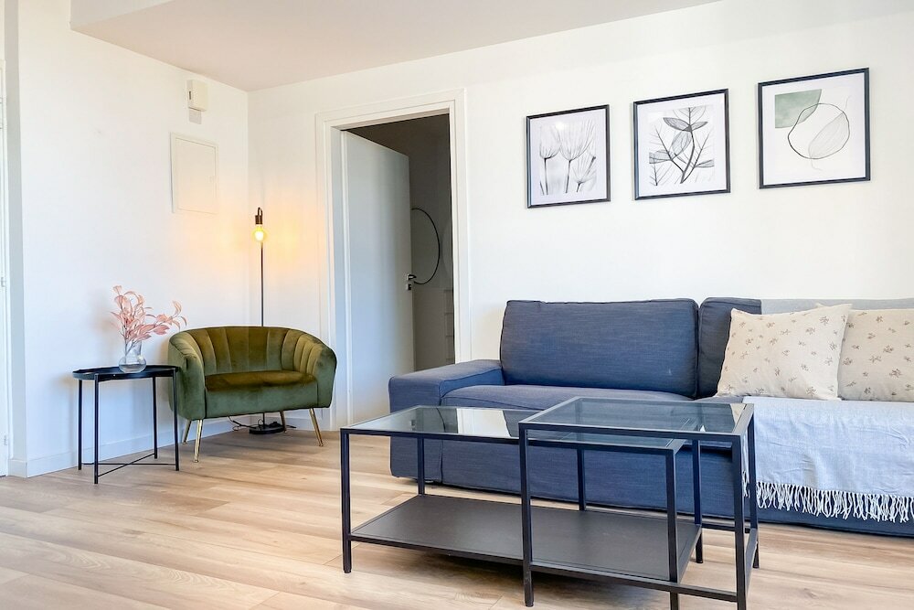 Фото Phaedrus Living: Ourania City Heights Flat