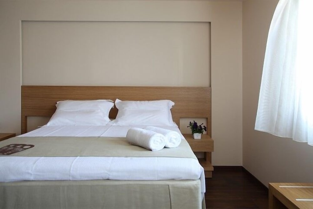 Фото Theta Hotel