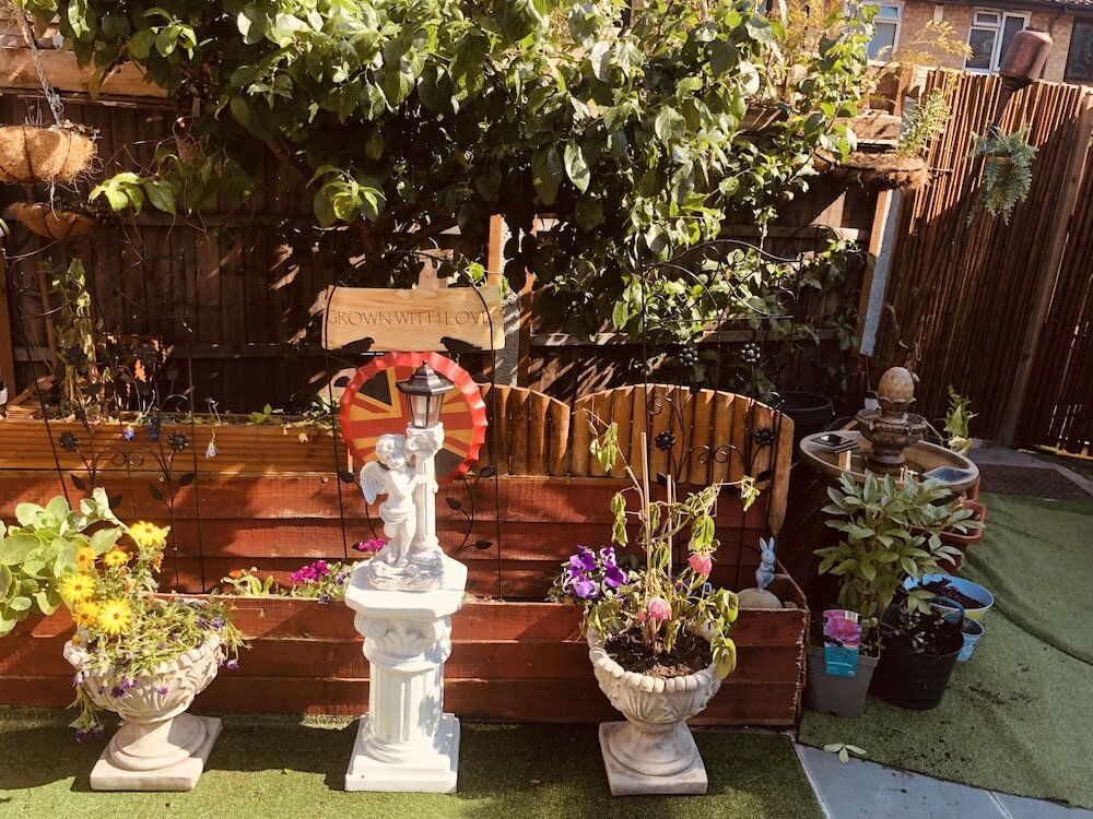 Фото Centrally Located 4 Bedroom House