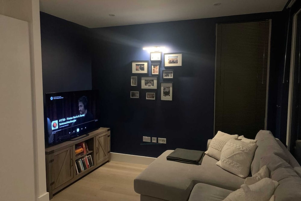 Фото Contemporary 1 Bedroom Apartment in South London