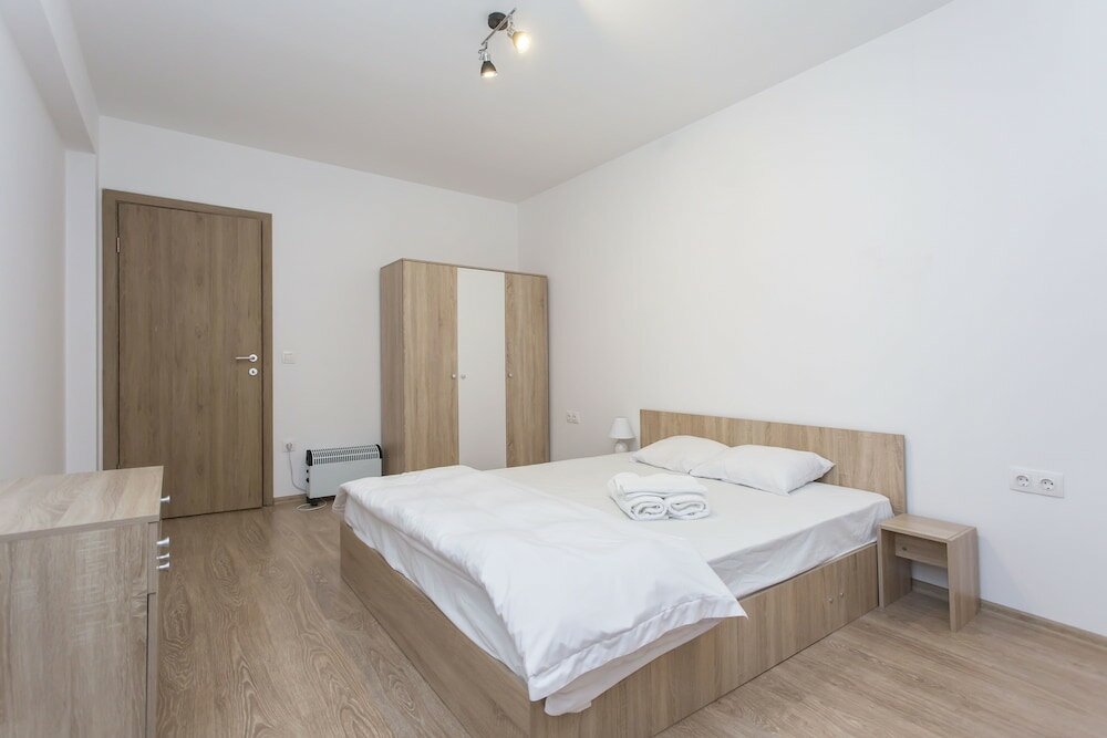 Фото Bright 1bdr Apartment Near Center - Free Parking