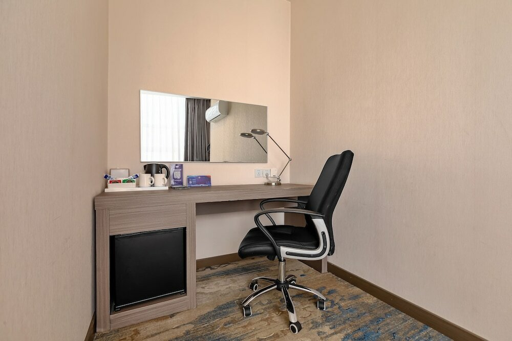 Фото Holiday Inn Express Shenyang North Station