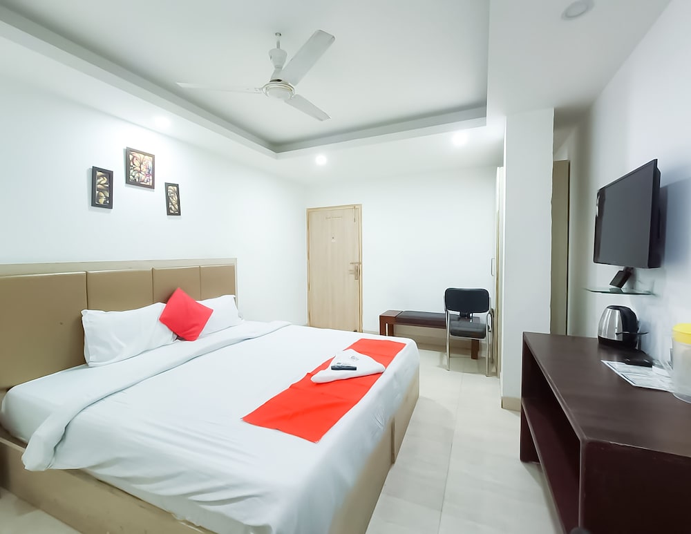 Фото Roomshala 054 Hotel Mahal