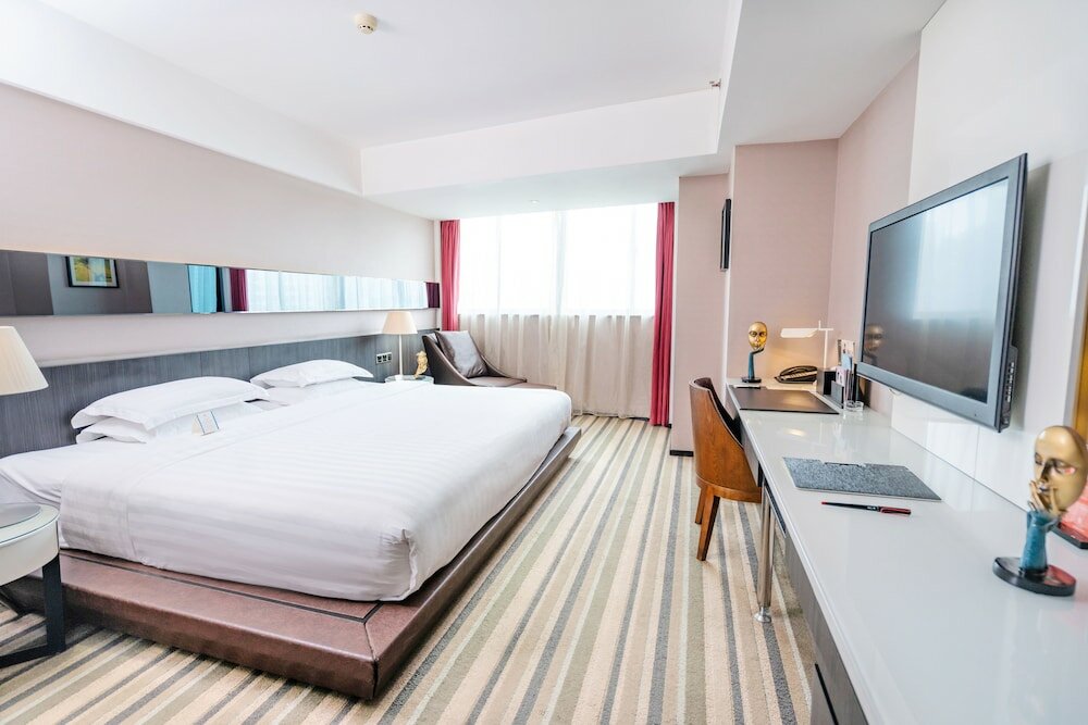 Фото Chongqing Landyatt Park Hotel