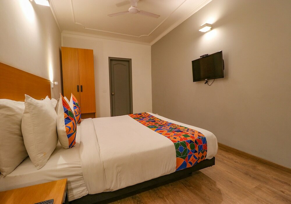 Фото Fabhotel Lord Inn