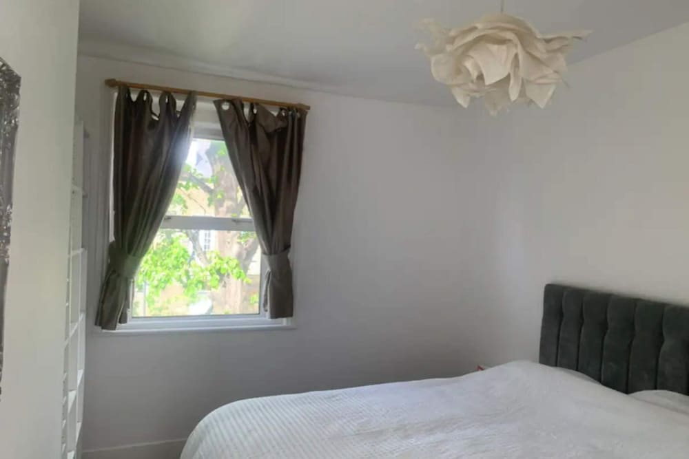 Фото Welcoming 2bd Flat With Balcony - Maida Vale