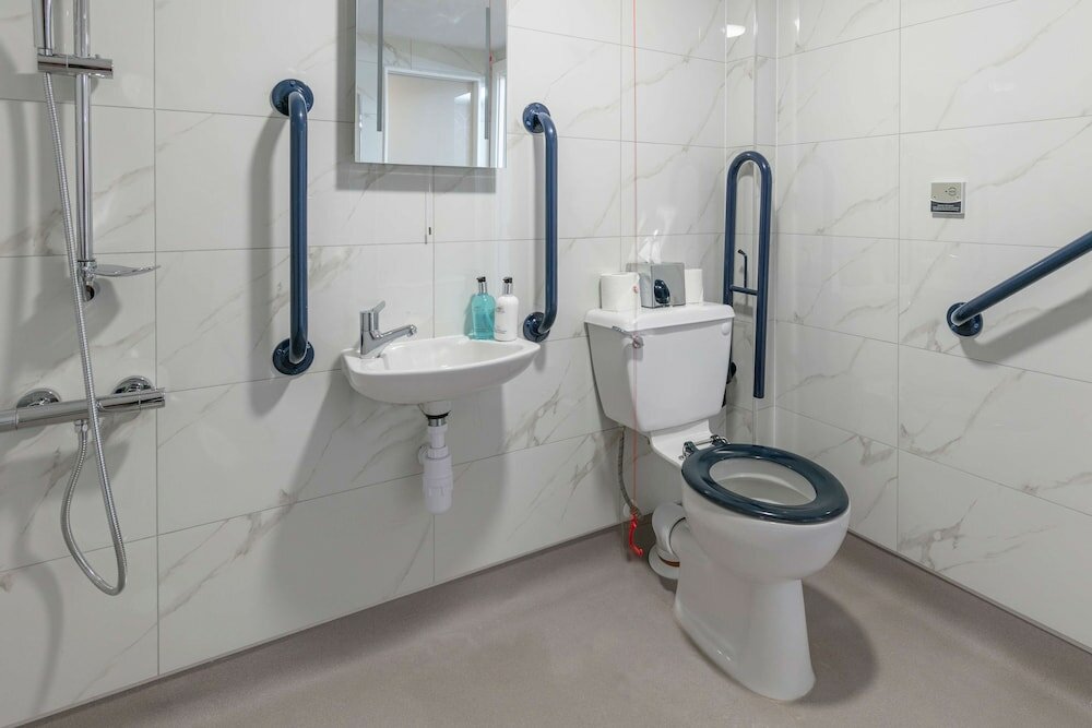 Фото Best Western Northfields Ealing Hotel