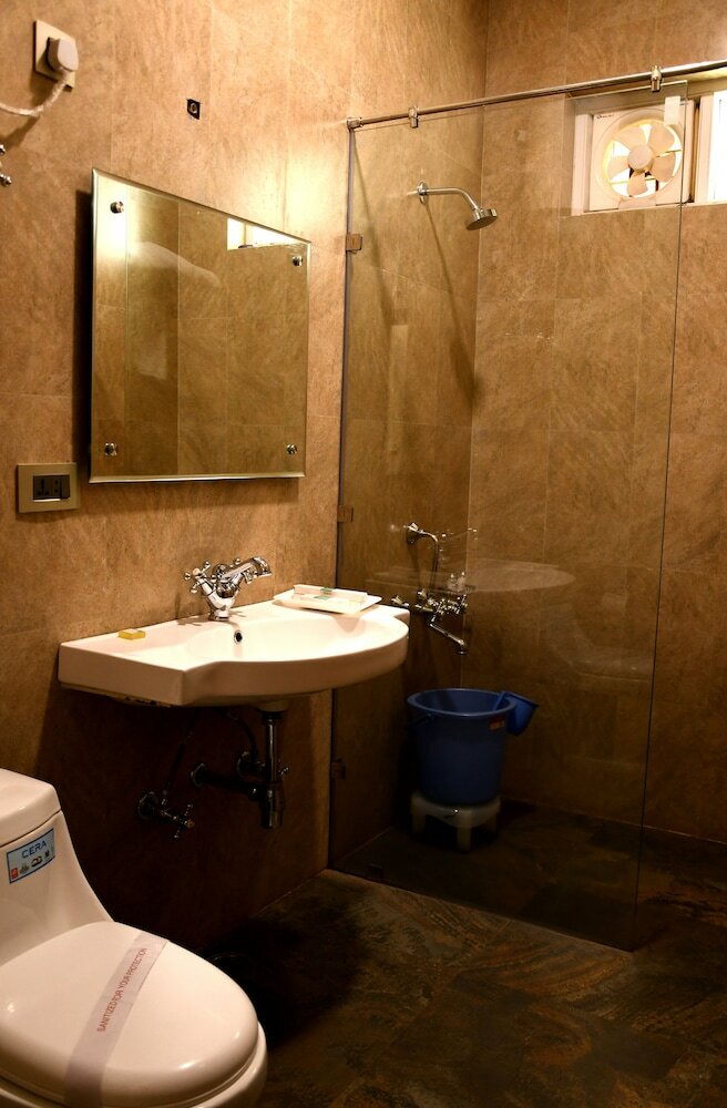 Фото Mastiff Villa Camellia - A Tea Estate Hotel