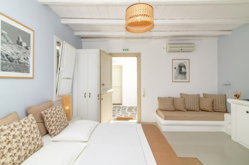 Фото Ninemia Suites & Open air SPA