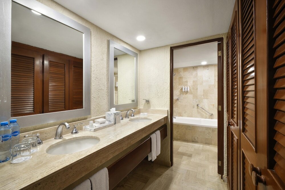 Фото Family 3 Bedroom Ocean Villa by Wyndham Grand Cancun