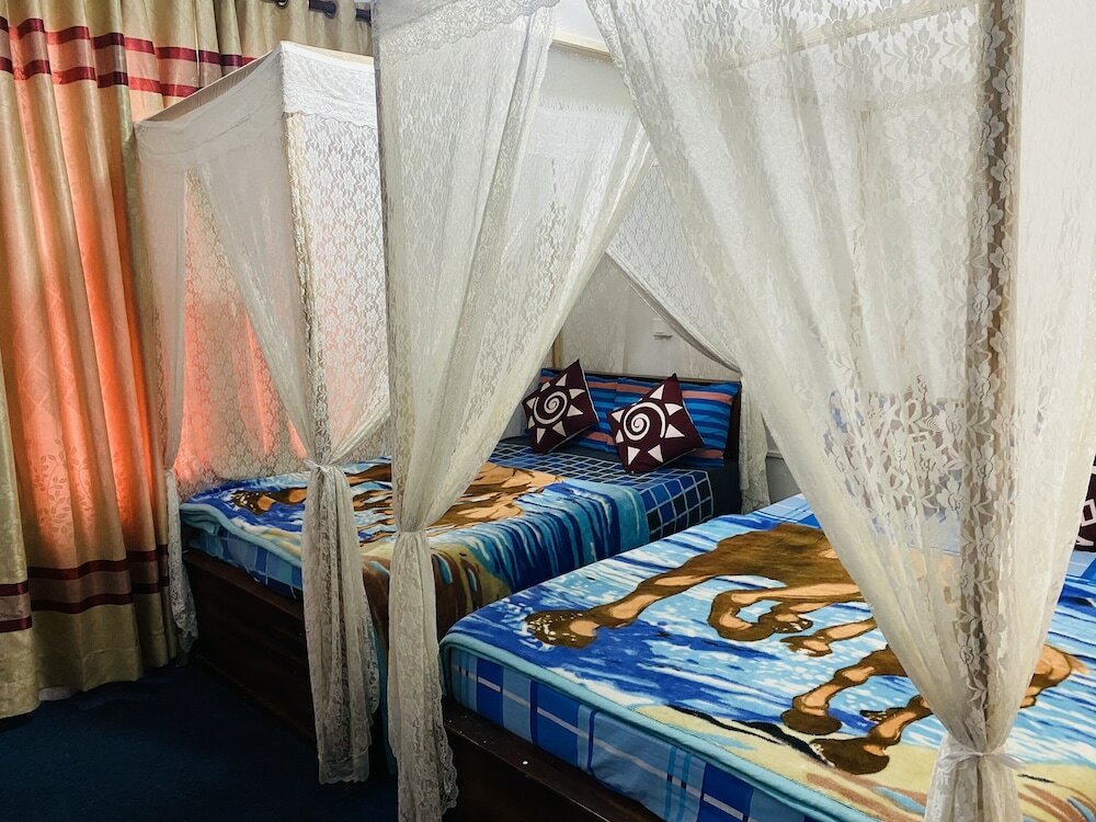 Фото Zion White House