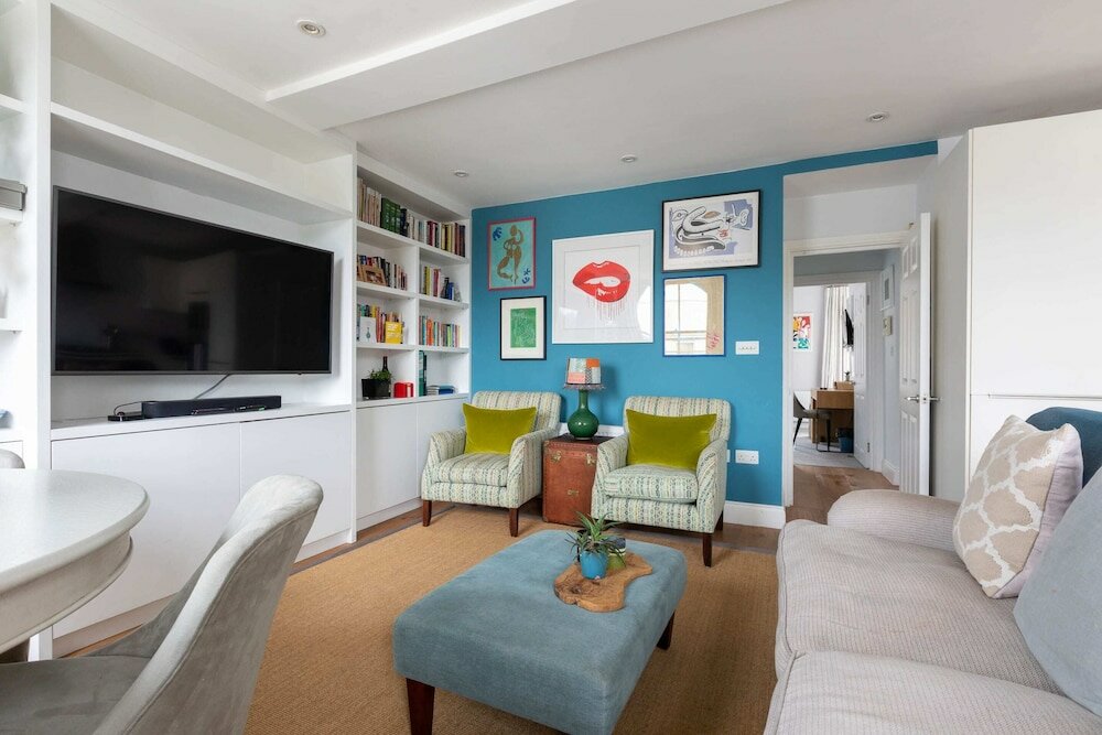 Фото Spacious 3 Bedroom in Notting Hill With Balcony