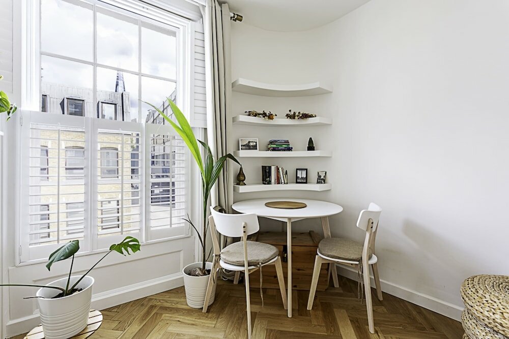 Фото London Bridge Cosy Chic: Your Perfect 1-bed London Retreat