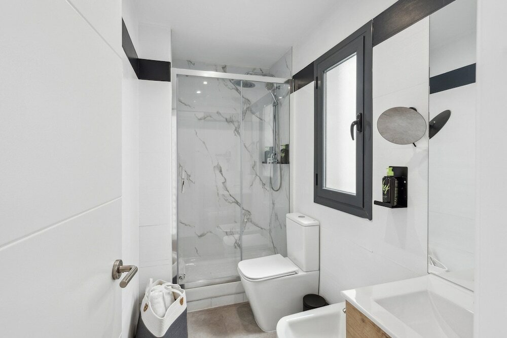 Фото Limehome Madrid Calle de la Paloma