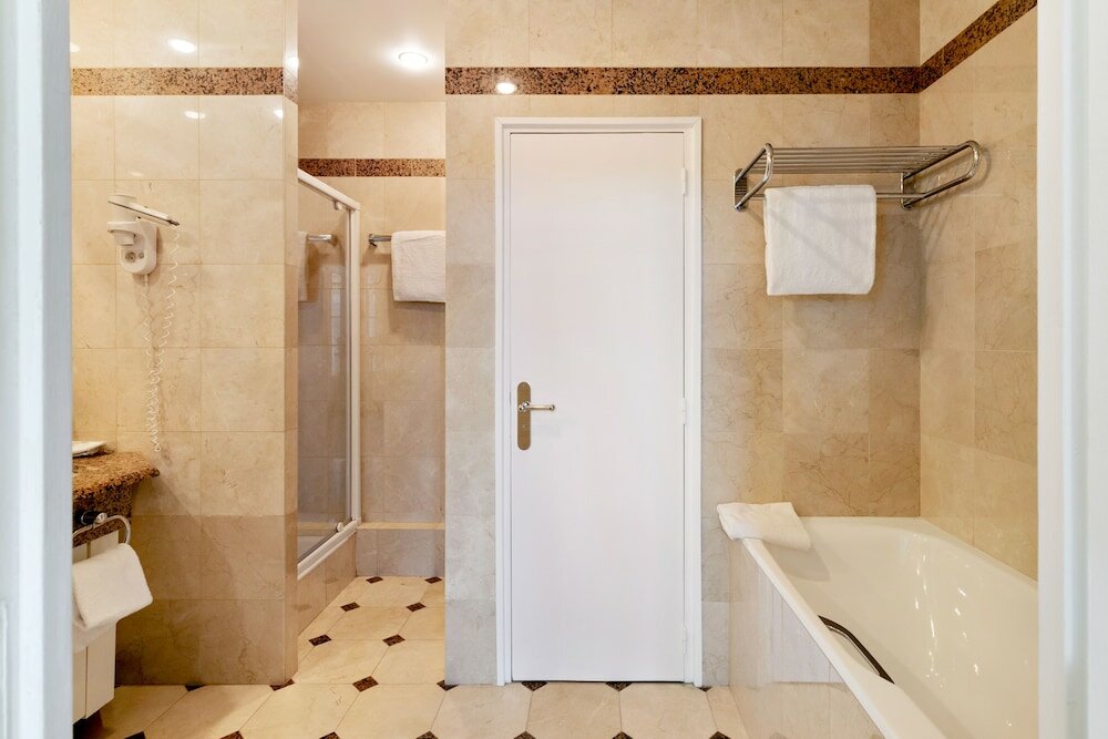 Фото Hôtel Du Palais