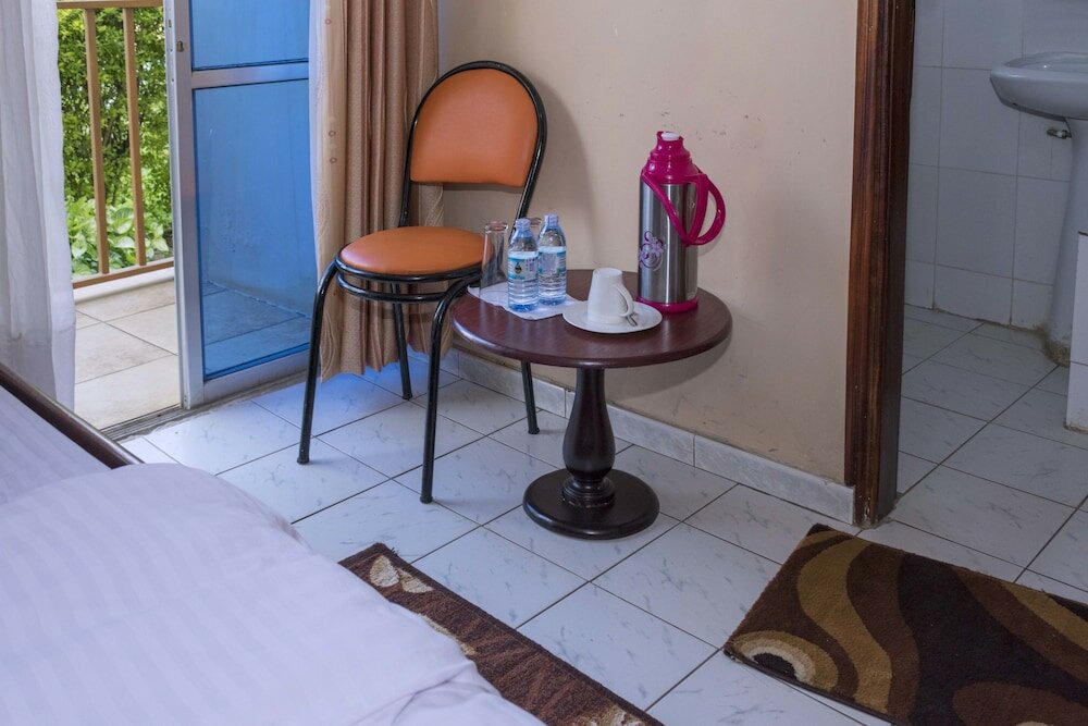 Фото Rwenzori International Hotel