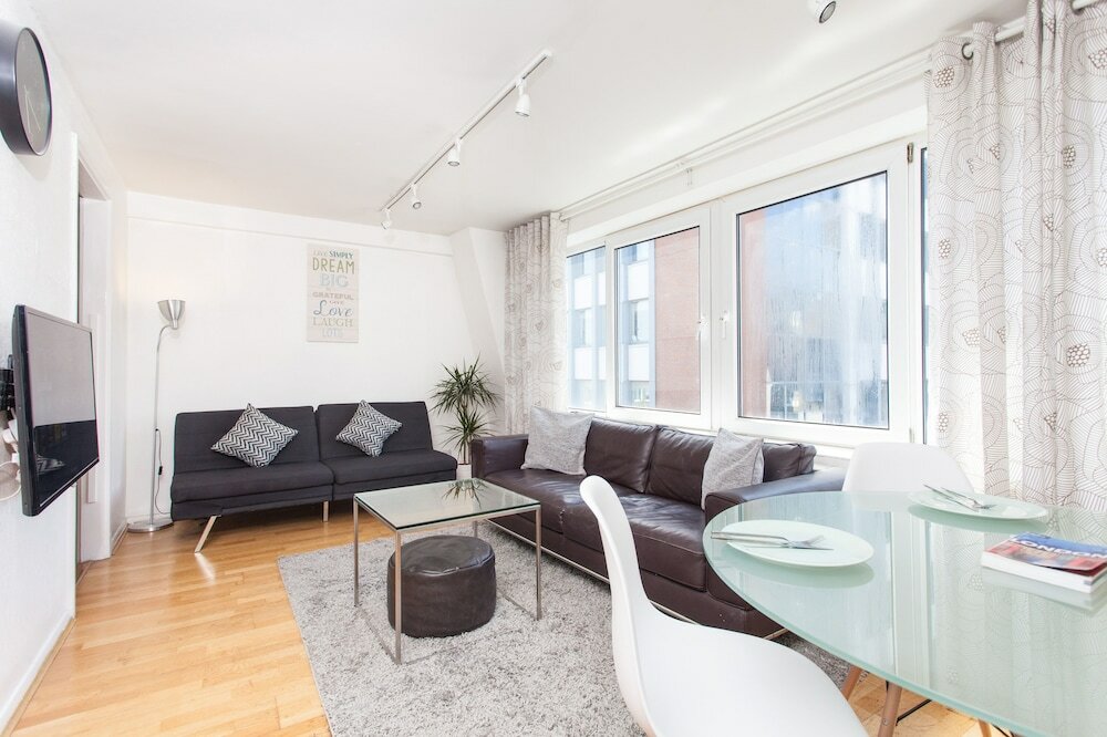 Фото Oxford Street & Soho Modern 2 Bed Apt
