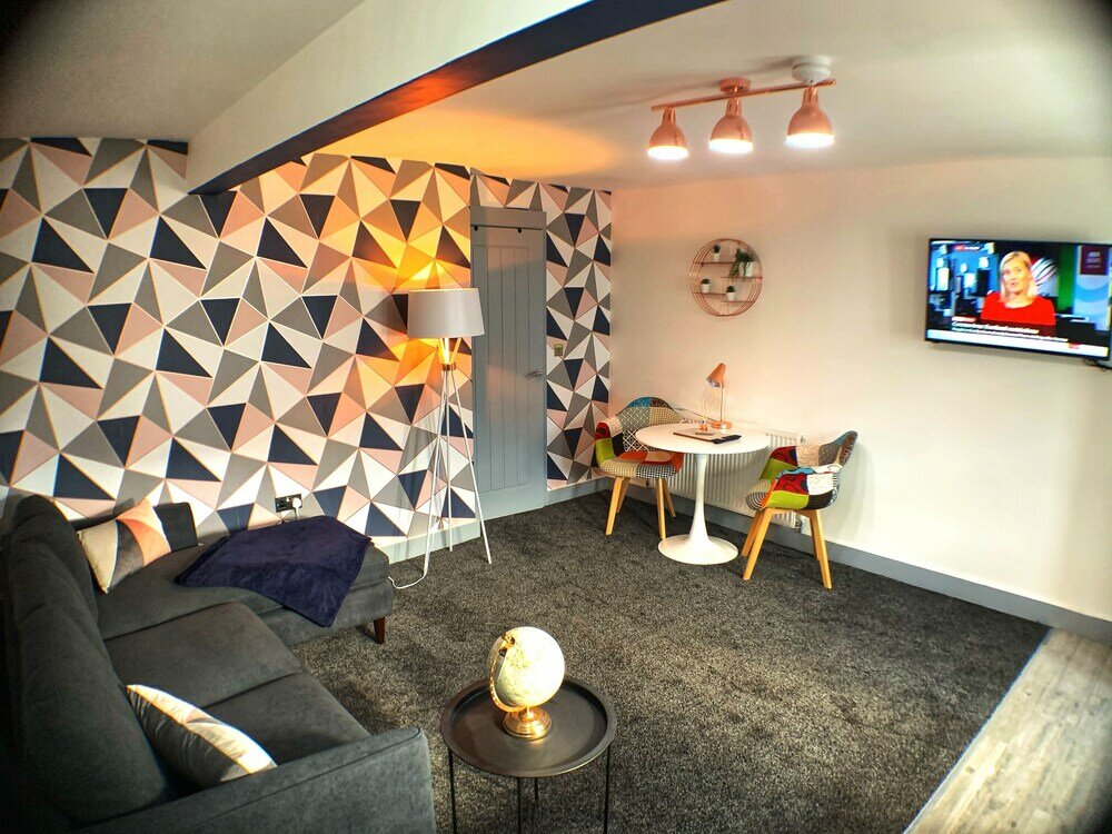 Фото Grand Central Budget Modern Apartments