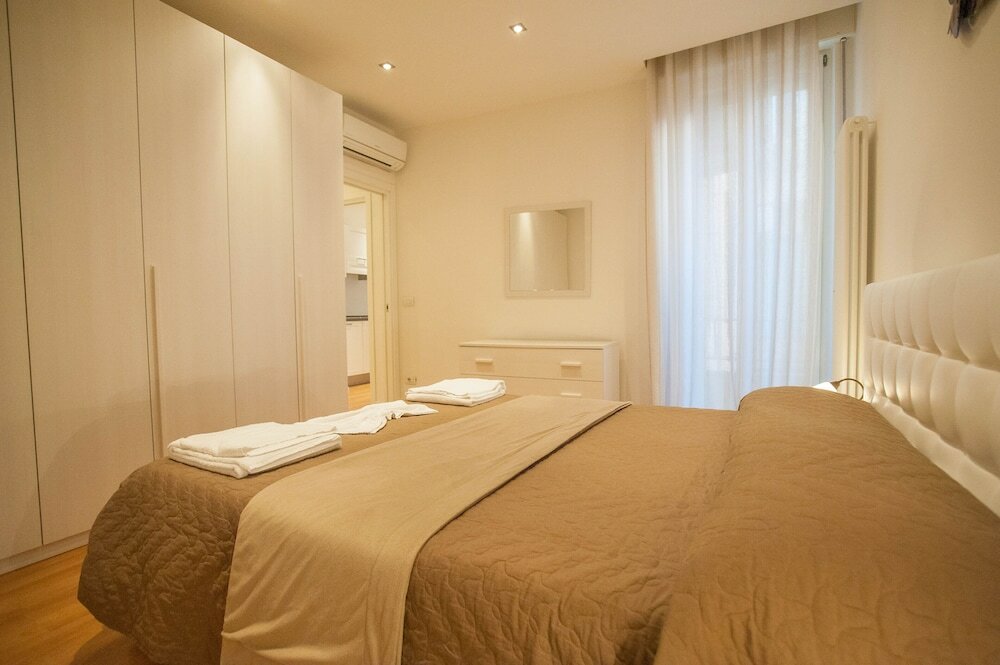 Фото Arena by side