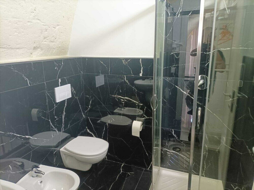 Фото Newhouse rooms black & white