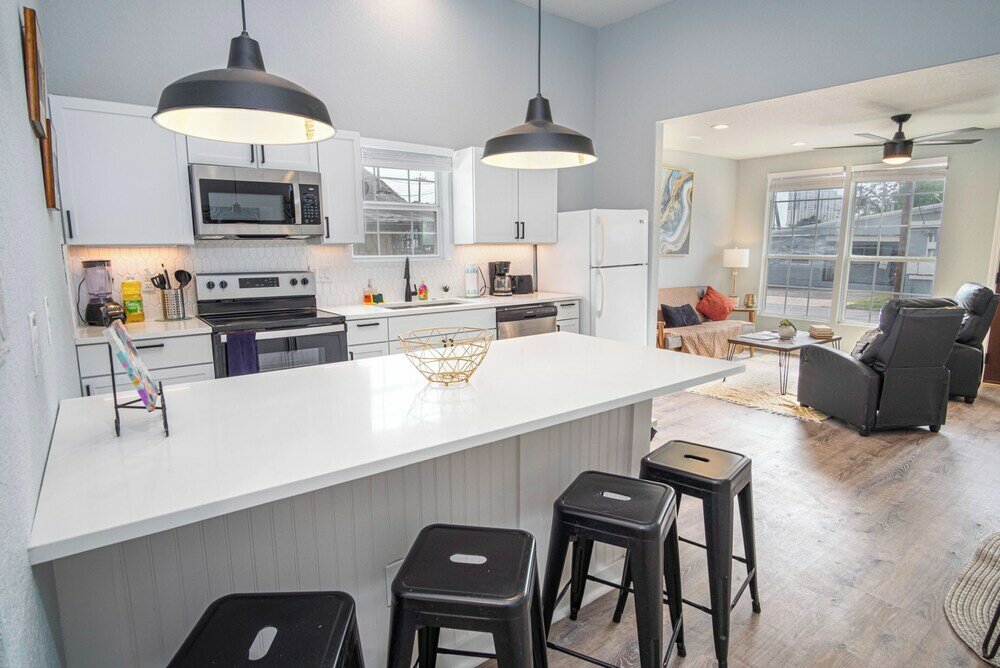 Фото Charming 3br/2ba Gem Close to Downtown Riverwalk