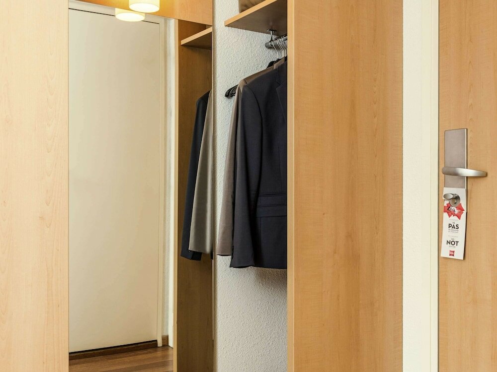 Фото Ibis Paris 17 Clichy-Batignolles