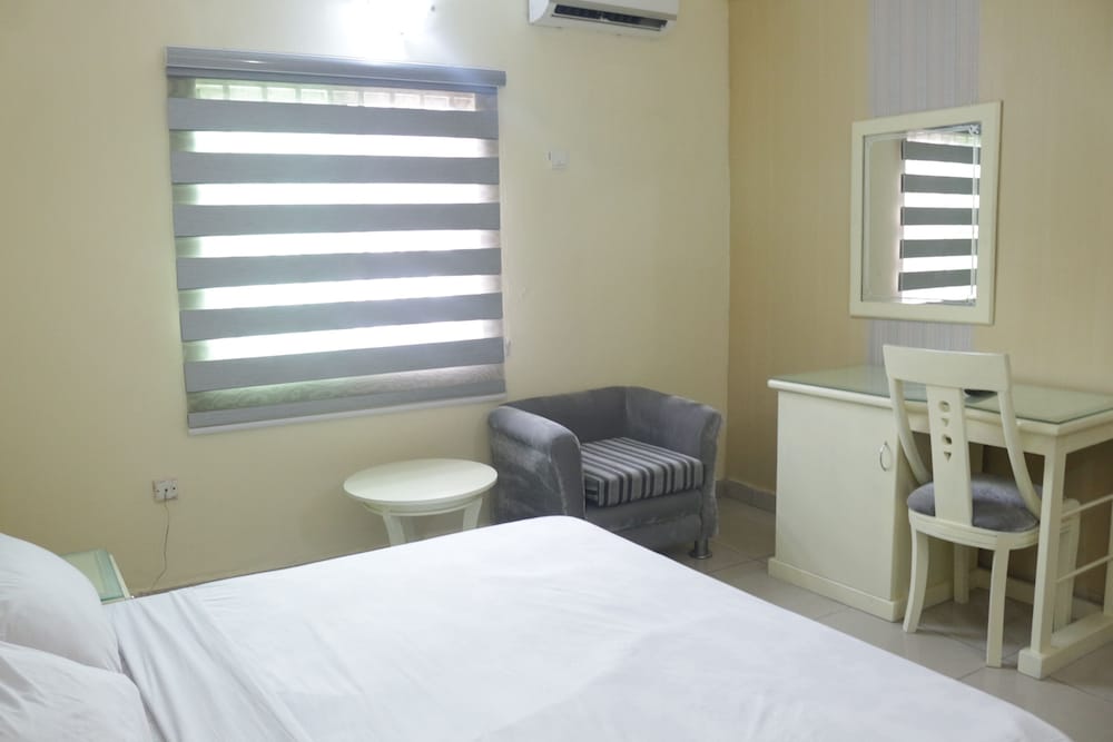 Фото The Coral Reef Hotel