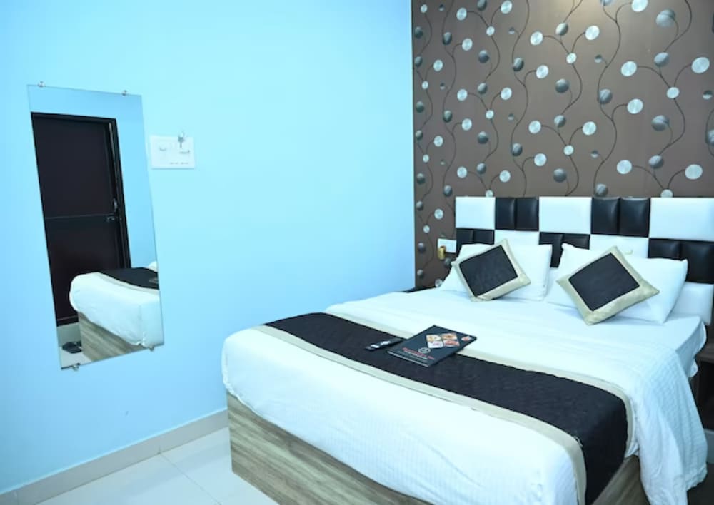 Фото Goroomgo Glance Inn Patna