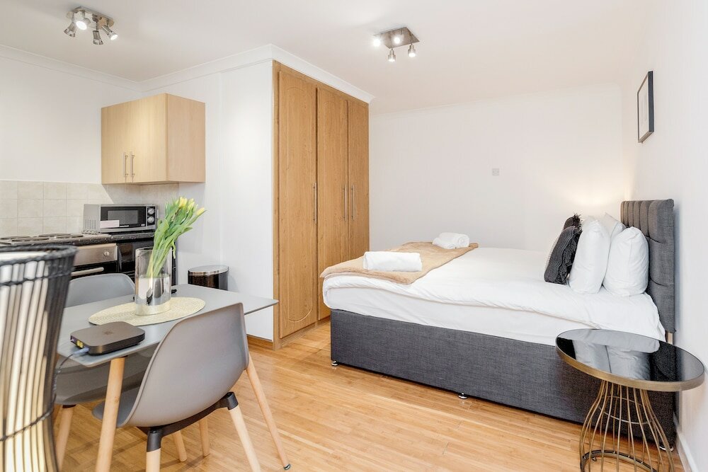 Фото Kings Road Apartments