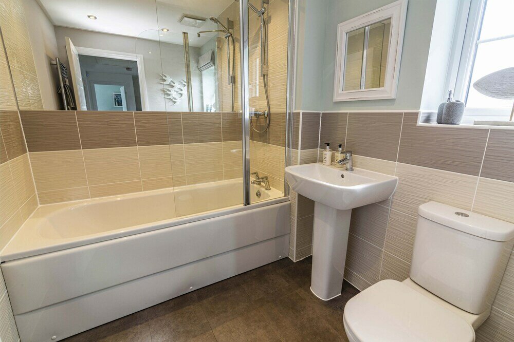 Фото Spacious 4bed House in Derby with Garden