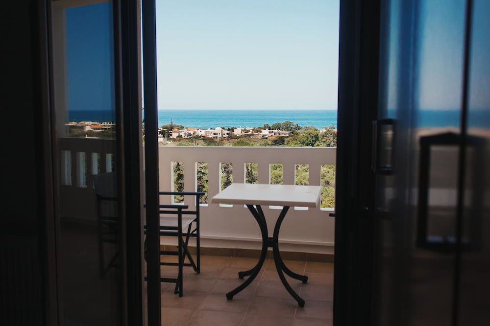 Фото Villa Cook with pool and sea views