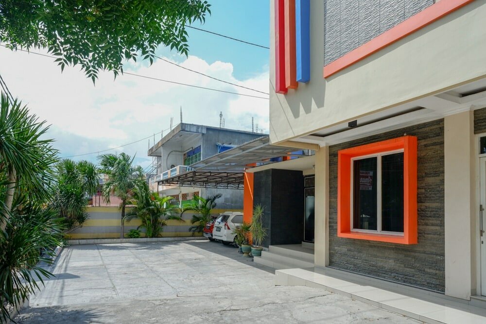 Фото RedDoorz near Millenium Waterpark Palu