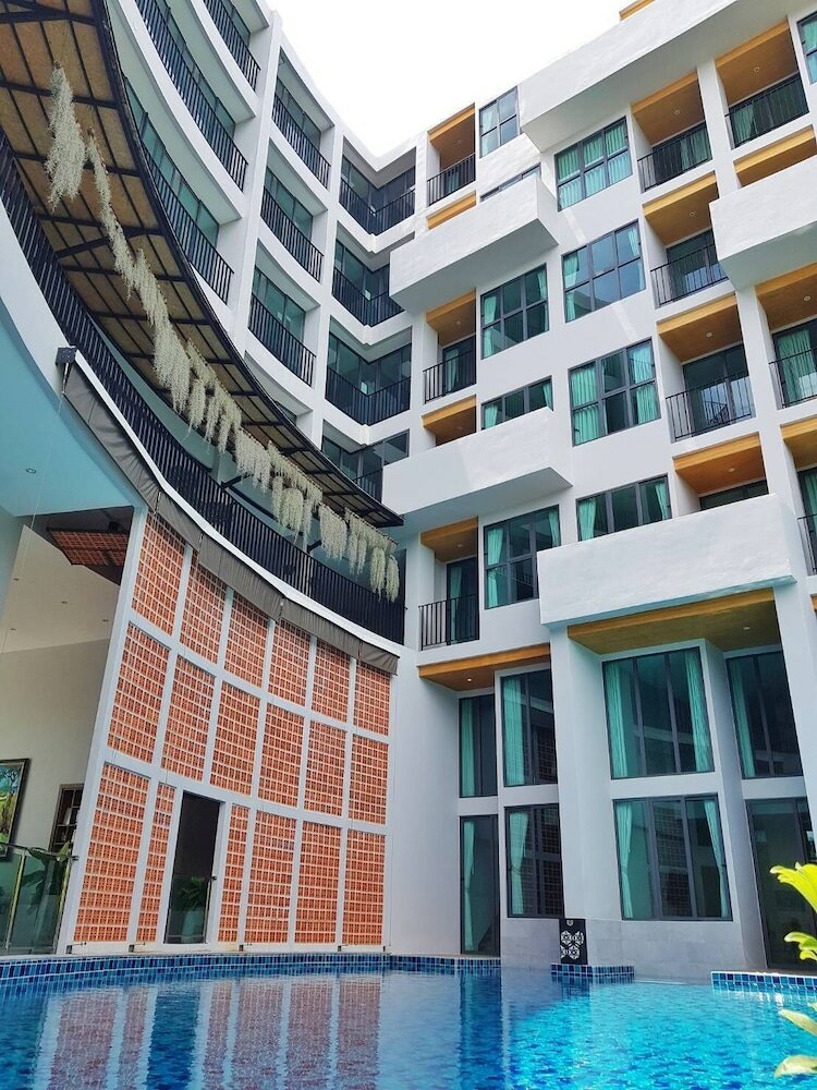 Фото Atom Phuket Hotel