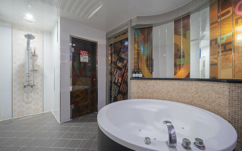 Фото Pohang Ocheon Party Rock Motel