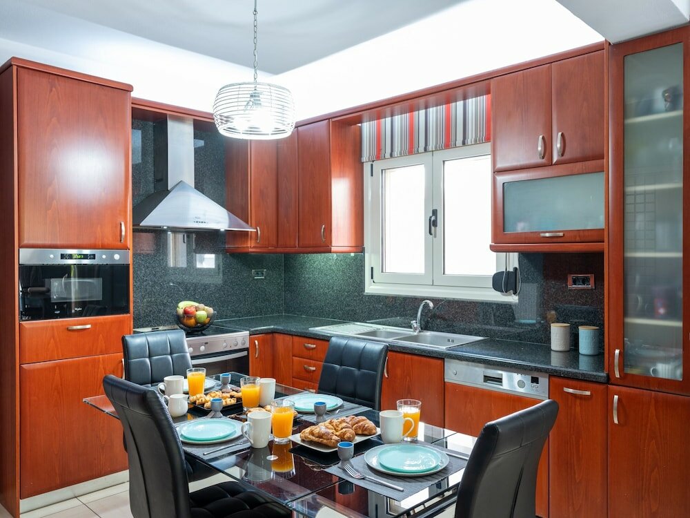 Фото Grey House by Checkin