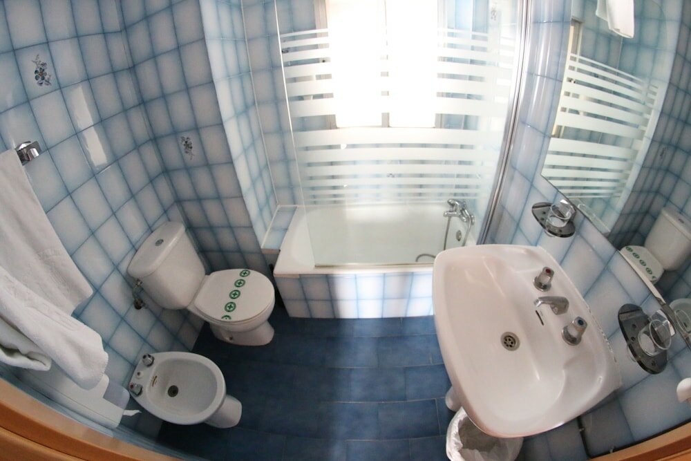 Фото Hostal Cataluña