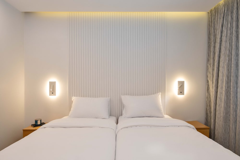 Фото Parkside Boutique Furnished Apartments