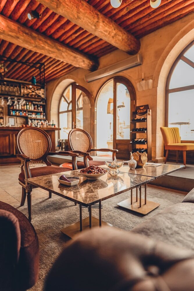 Фото Nino Cave Suites