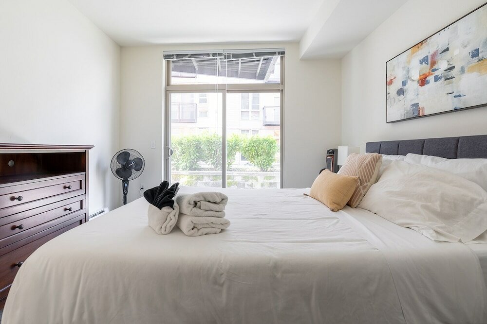 Фото Sophari Mercer Island Apartments