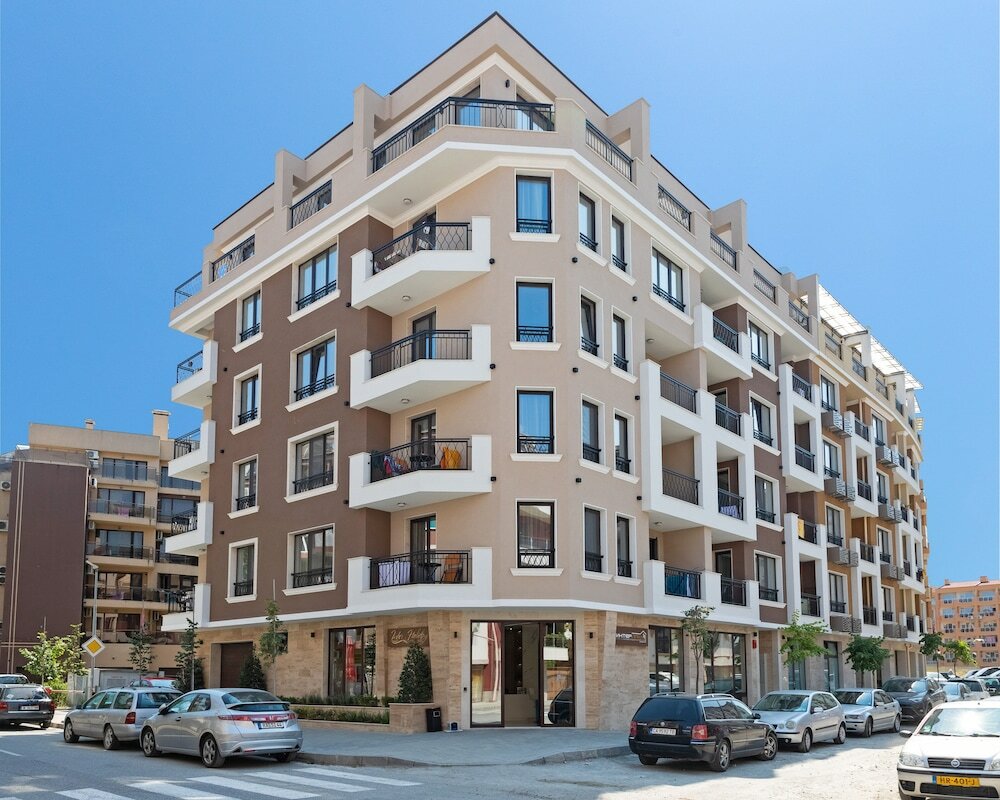 Фото отеля 1